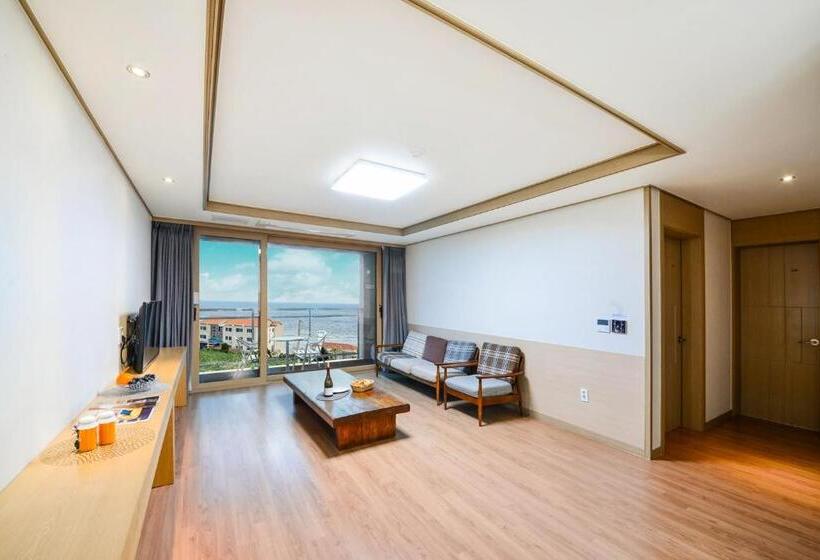Cameră Familiară cu Vedere la Mare, Jeju Resort