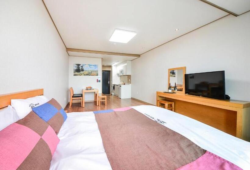 Cameră Standard cu Vedere la Mare cu Balcon, Jeju Resort