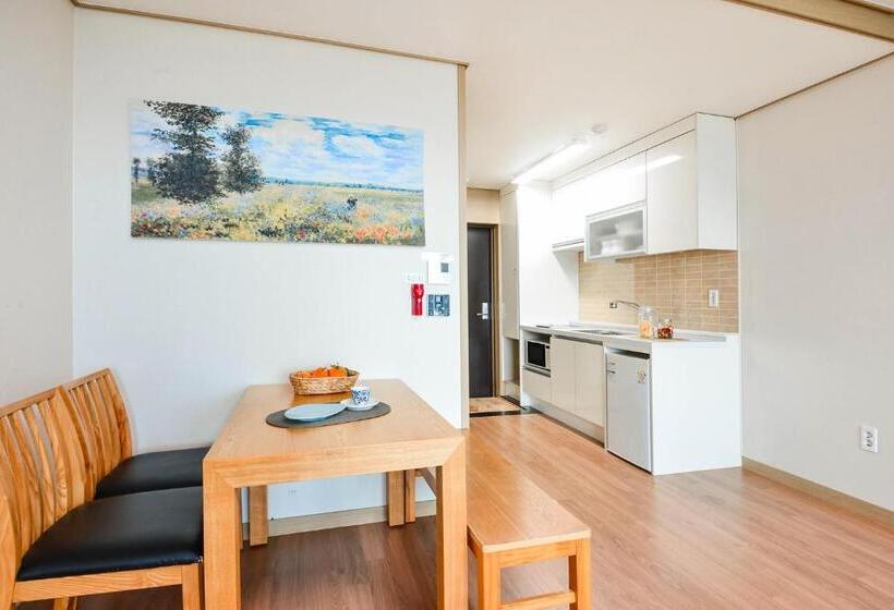 Cameră Standard cu Vedere la Mare cu Balcon, Jeju Resort