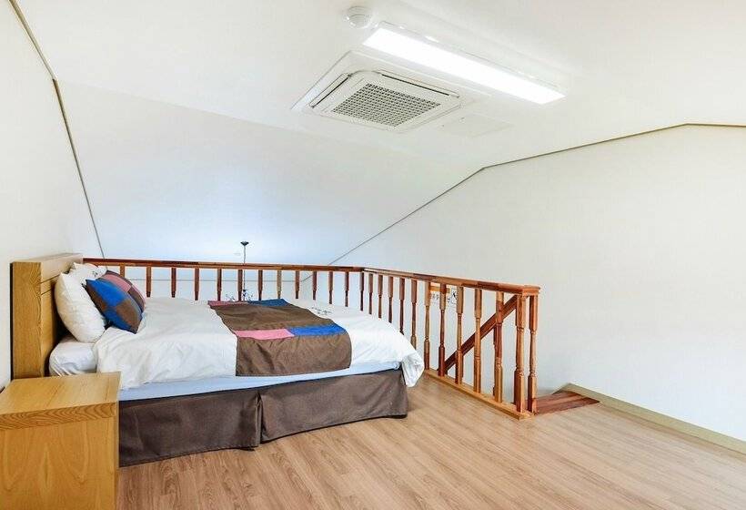 Cameră Deluxe cu Vedere la Mare cu Balcon, Jeju Resort