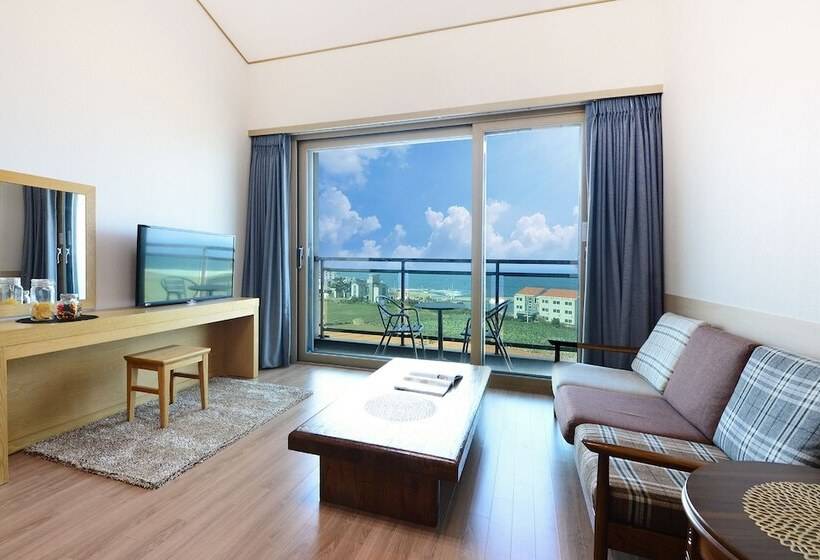 Cameră Deluxe cu Vedere la Mare cu Balcon, Jeju Resort
