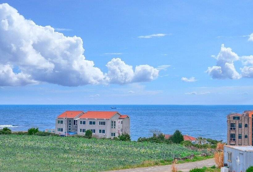 Cameră Deluxe cu Vedere la Mare cu Balcon, Jeju Resort