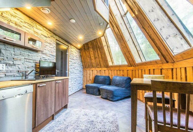 בקתת סופריור בת חדר 1, Lapland Hotels Snowvillage