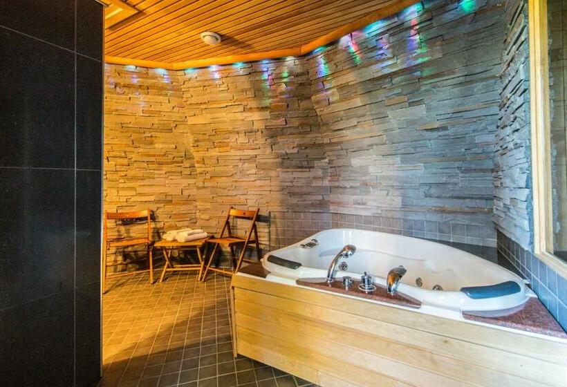 בקתת סופריור בת חדר 1, Lapland Hotels Snowvillage