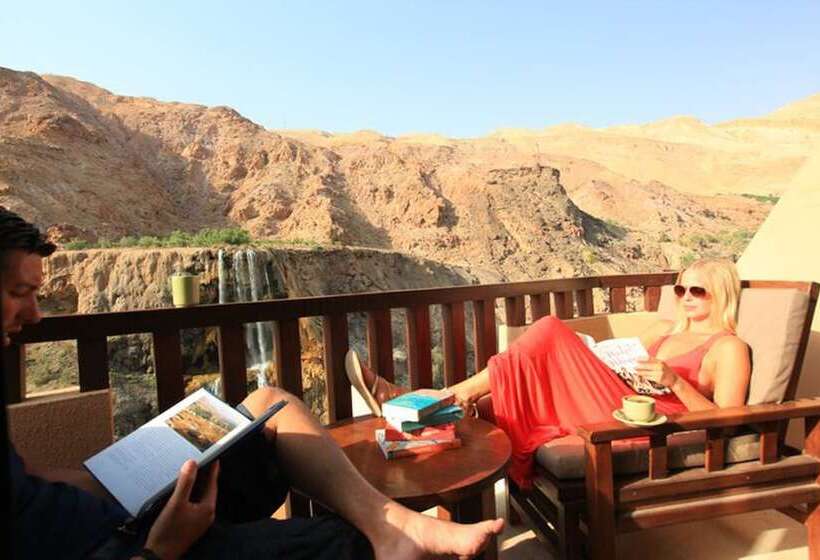 اتاق لوکس, Ma In Hot Springs