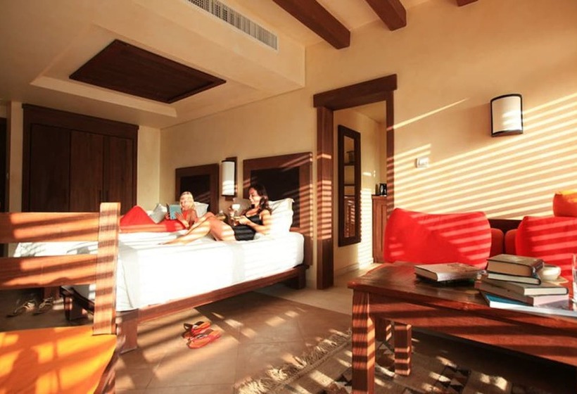 اتاق لوکس, Ma In Hot Springs