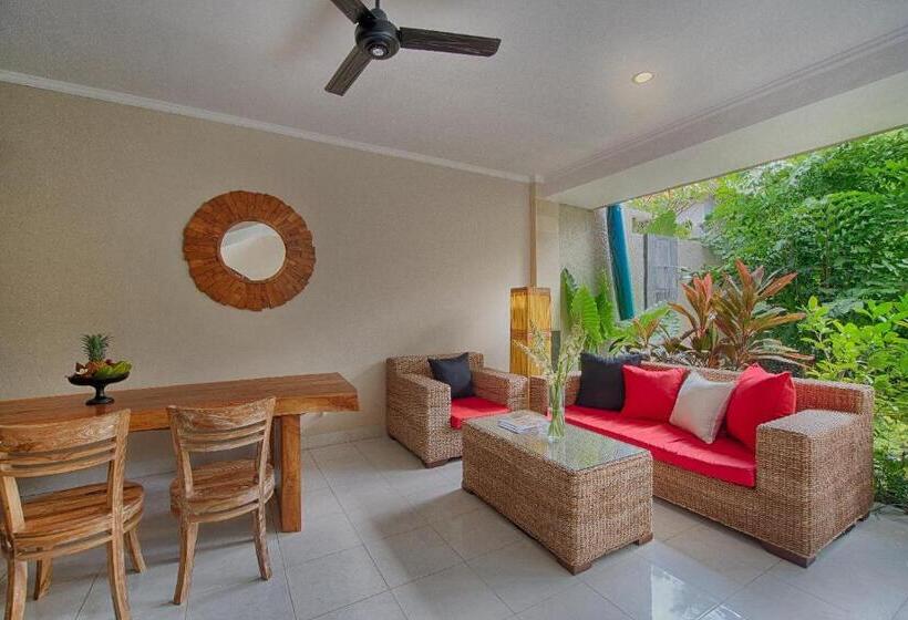 Номер Deluxe Вид на Бассейн, Puri Canggu Villas & Rooms