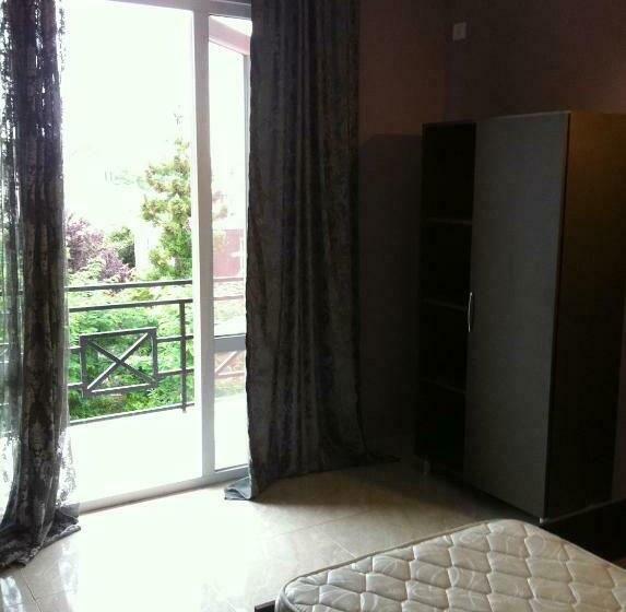 اتاق استاندارد سه تخته با بالکن, Near The Sea