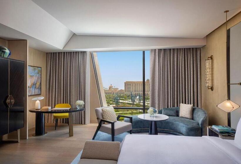 חדר דלוקס,מיטת קינג עם נוף לעיר, The St. Regis Riyadh