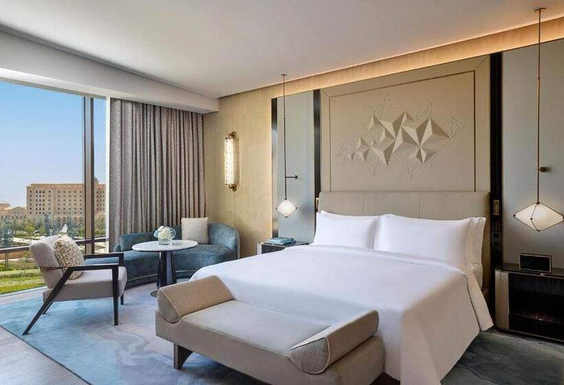חדר דלוקס,מיטת קינג עם נוף לעיר, The St. Regis Riyadh