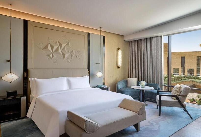 חדר דלוקס,מיטת קינג עם נוף לעיר, The St. Regis Riyadh