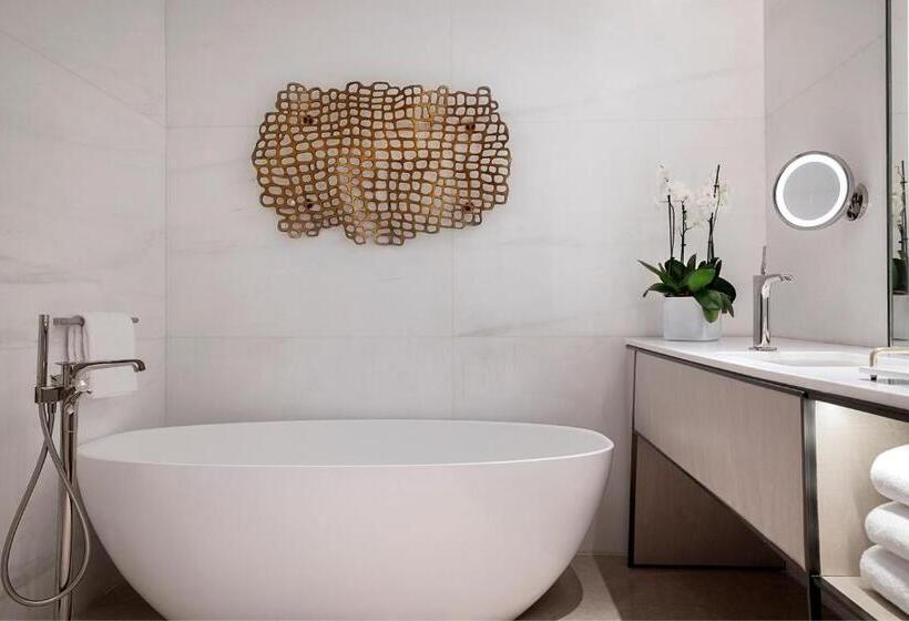 מיטת קינג בסוויטה, The St. Regis Riyadh