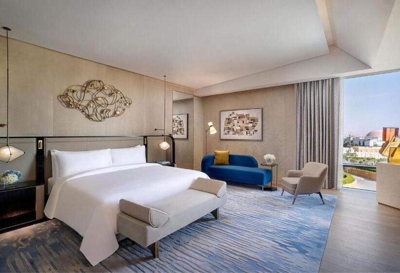 מיטת קינג בסוויטה, The St. Regis Riyadh