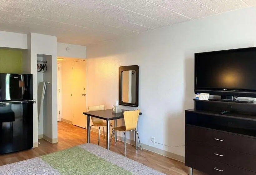 Standard-huone King-vuode, Studio 6 Suites Clarion, Pa
