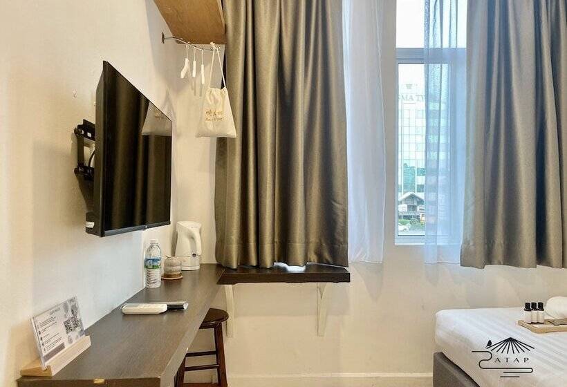 חדר דלוקס יחיד, Atap