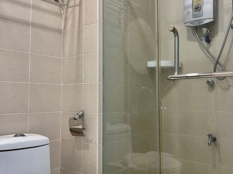 חדר דלוקס יחיד, Atap