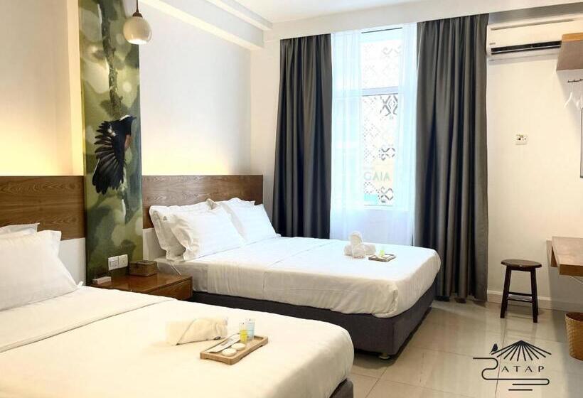 חדר משפחתי, Atap