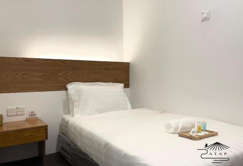 חדר סטנדרט יחיד, Atap