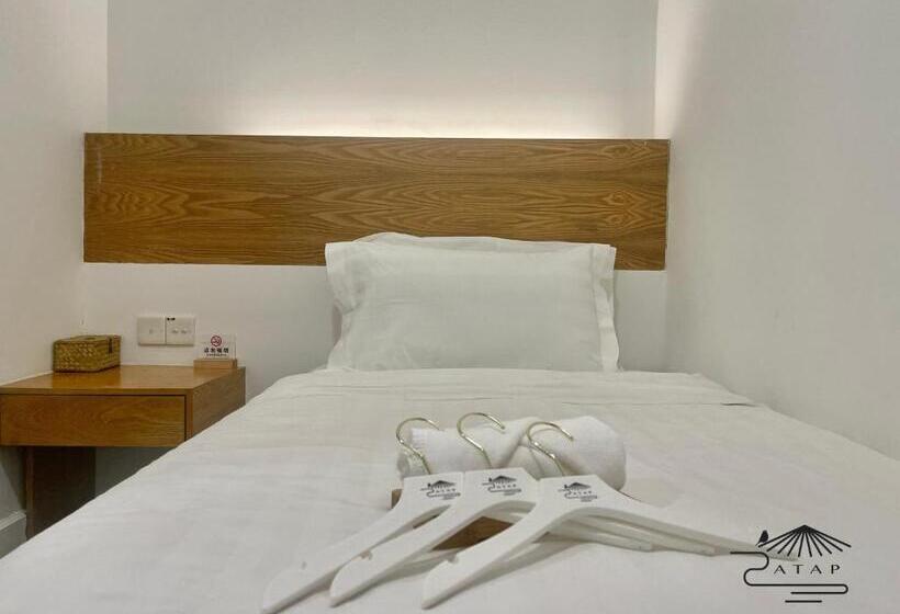 חדר סטנדרט יחיד, Atap