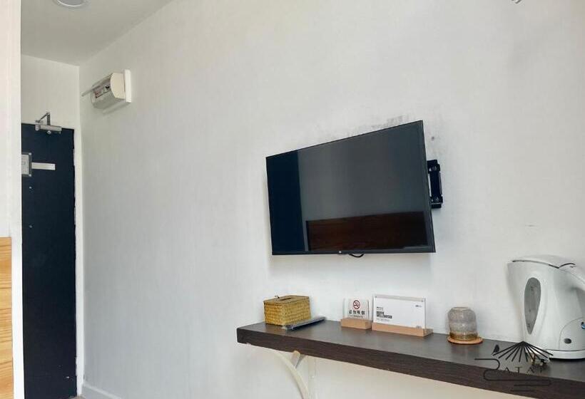 חדר דלוקס יחיד, Atap