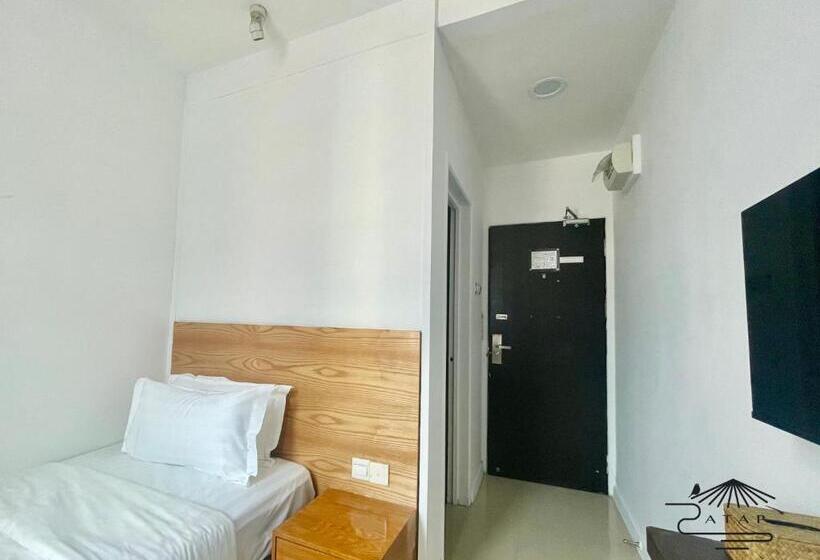 חדר דלוקס יחיד, Atap