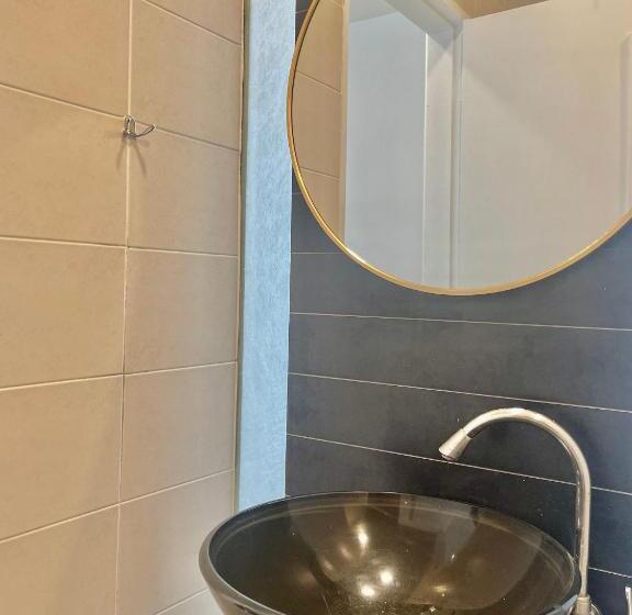 חדר סופריור, Atap