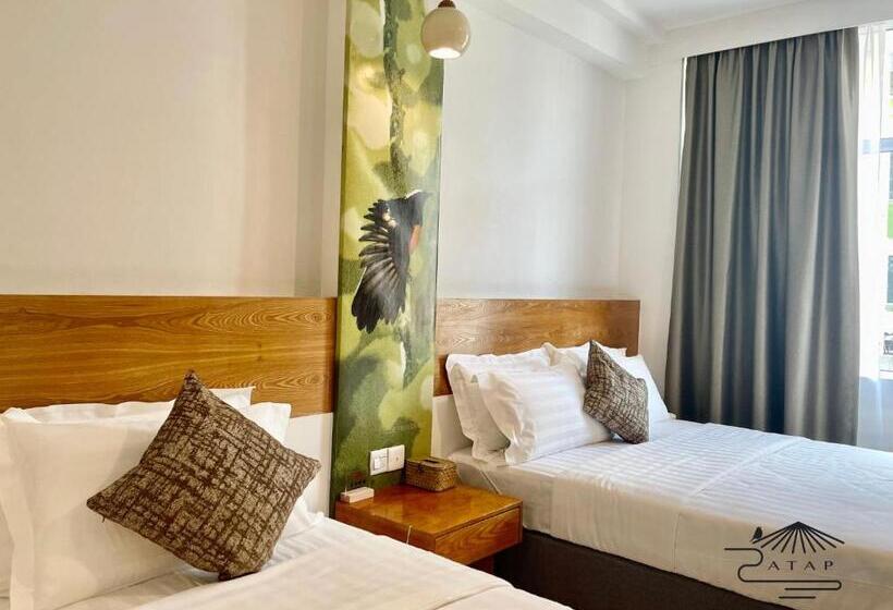 חדר משפחתי, Atap