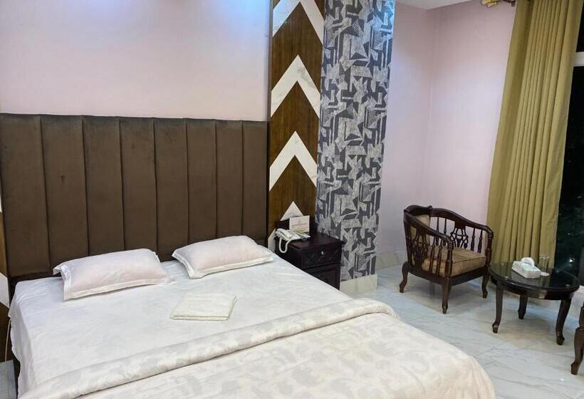 اتاق استاندارد, Grand Akther