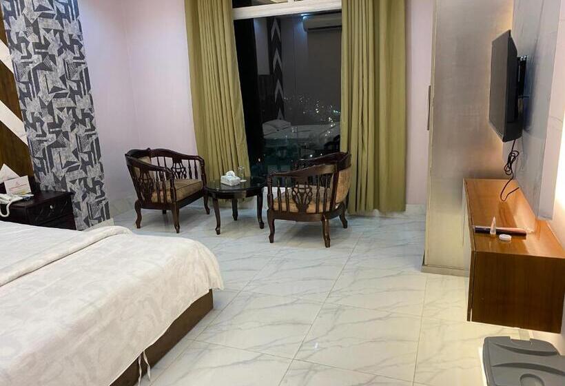 اتاق استاندارد, Grand Akther