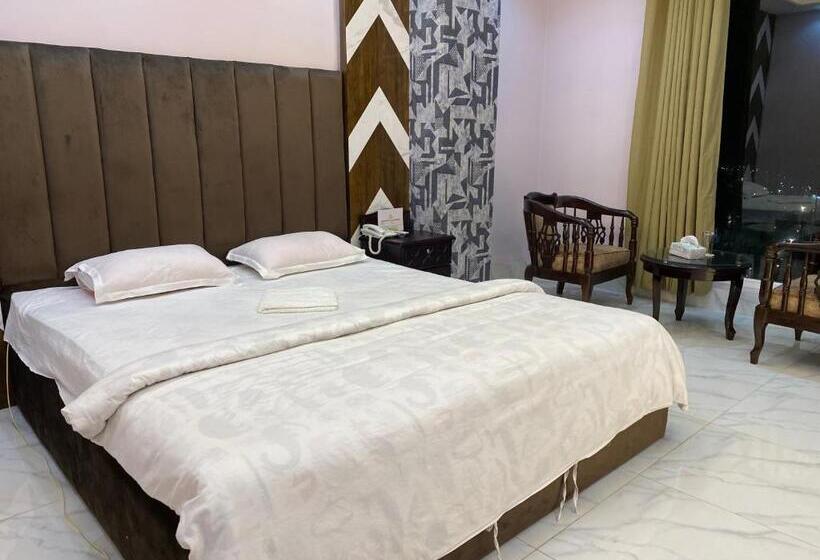 اتاق استاندارد, Grand Akther