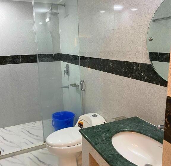اتاق استاندارد چهار تخته, Grand Akther