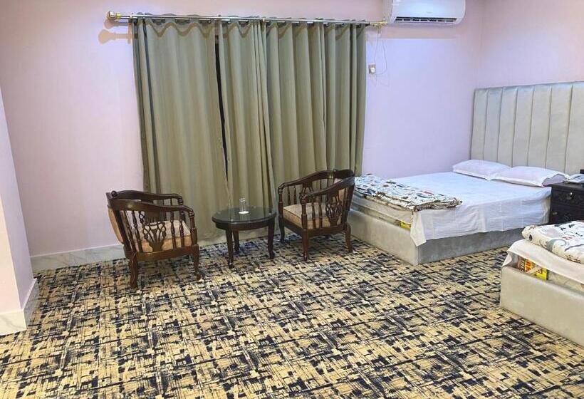 اتاق استاندارد چهار تخته, Grand Akther