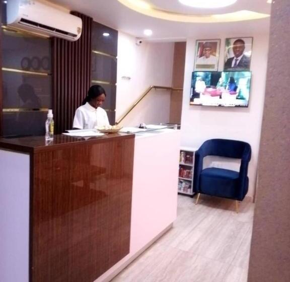 استودیوی استاندارد, Treasureland Cottage