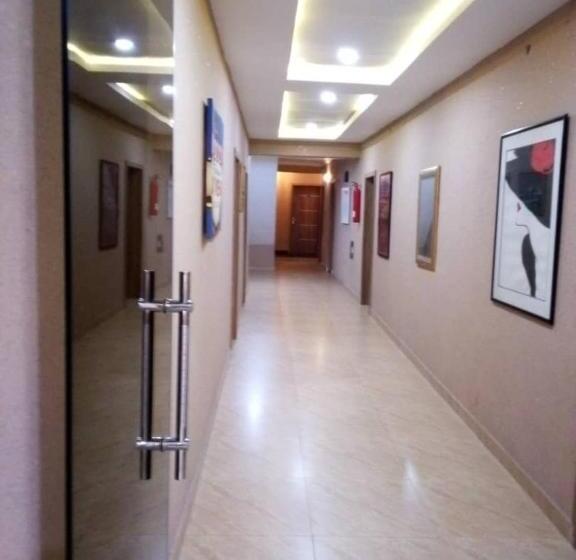 استودیوی استاندارد, Treasureland Cottage