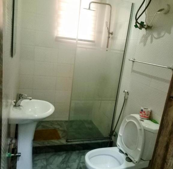 استودیوی استاندارد, Treasureland Cottage