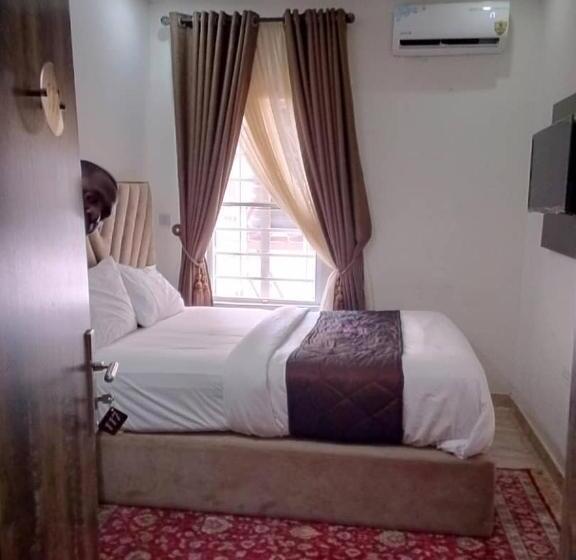 استودیوی استاندارد, Treasureland Cottage