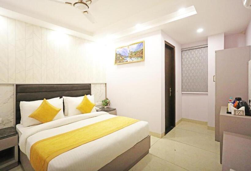 اتاق سوپریور با تخت بزرگ, Frankstay By Hotel Mayfair Newly Built   New Delhi