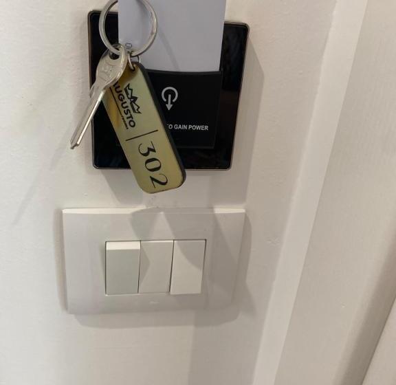 Habitació Triple Estàndard amb Balcó, Augusto Rooms