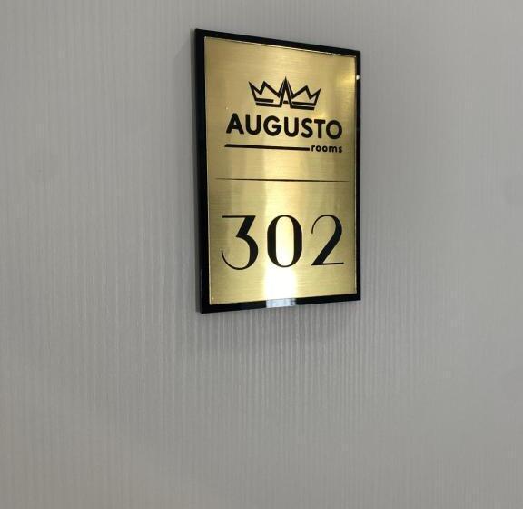 Habitació Triple Estàndard amb Balcó, Augusto Rooms