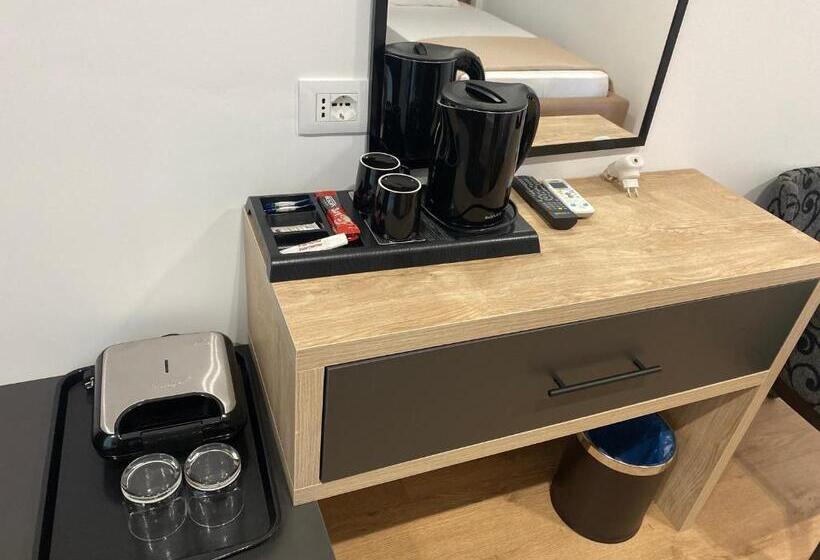 Habitació Triple Estàndard amb Balcó, Augusto Rooms