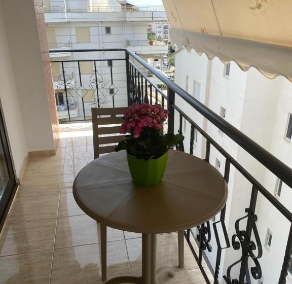 Habitació Triple Estàndard amb Balcó, Augusto Rooms