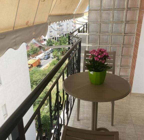 Habitació Triple Estàndard amb Balcó, Augusto Rooms