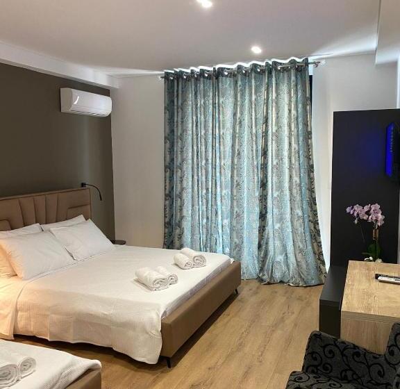 Habitació Triple Estàndard amb Balcó, Augusto Rooms