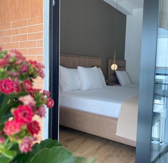 Habitació Triple Estàndard amb Vistes, Augusto Rooms