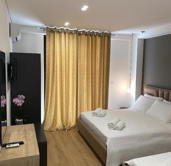 Habitació Triple Estàndard amb Vistes, Augusto Rooms