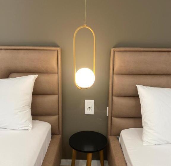 Habitació Triple Estàndard amb Vistes, Augusto Rooms