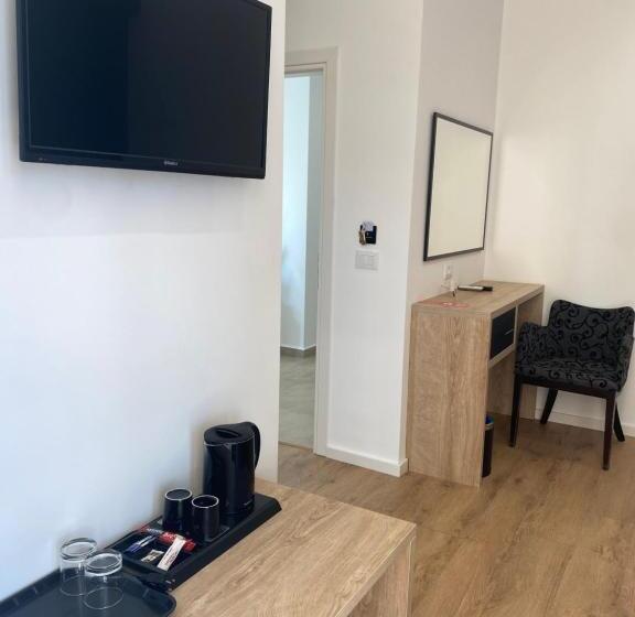 Habitació Triple Estàndard, Augusto Rooms