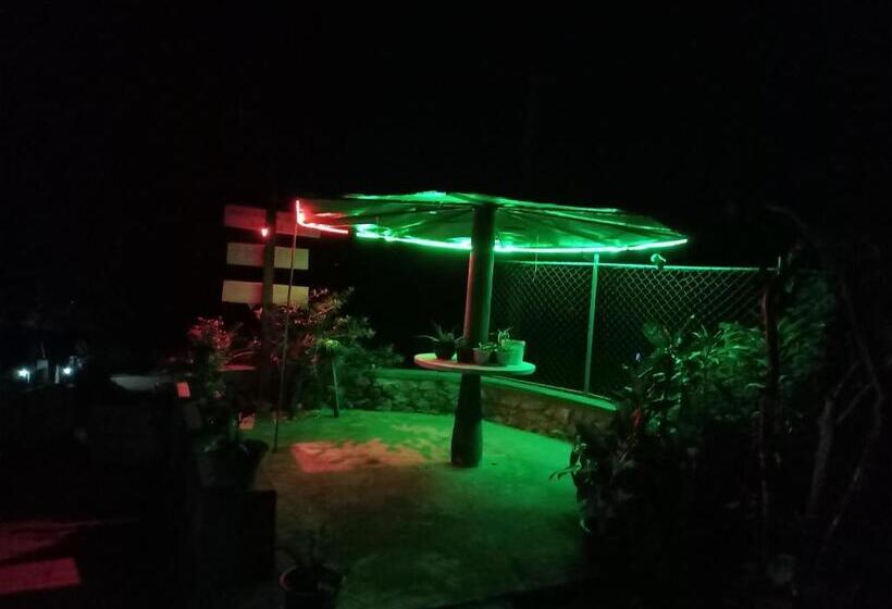 غرفة قياسية ثلاثية, Diyathalawa The Mountain Lodge