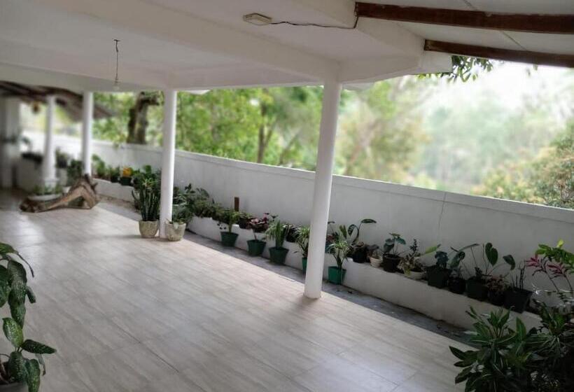 غرفة ديلوكس مزودة بشرفة, Diyathalawa The Mountain Lodge