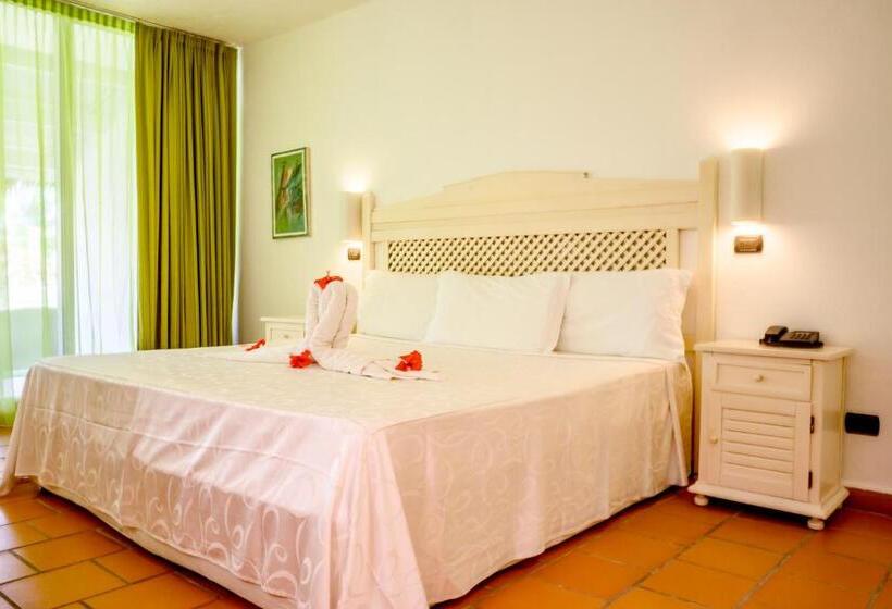 اتاق استاندارد با تخت بزرگ, Andilana Beach Resort